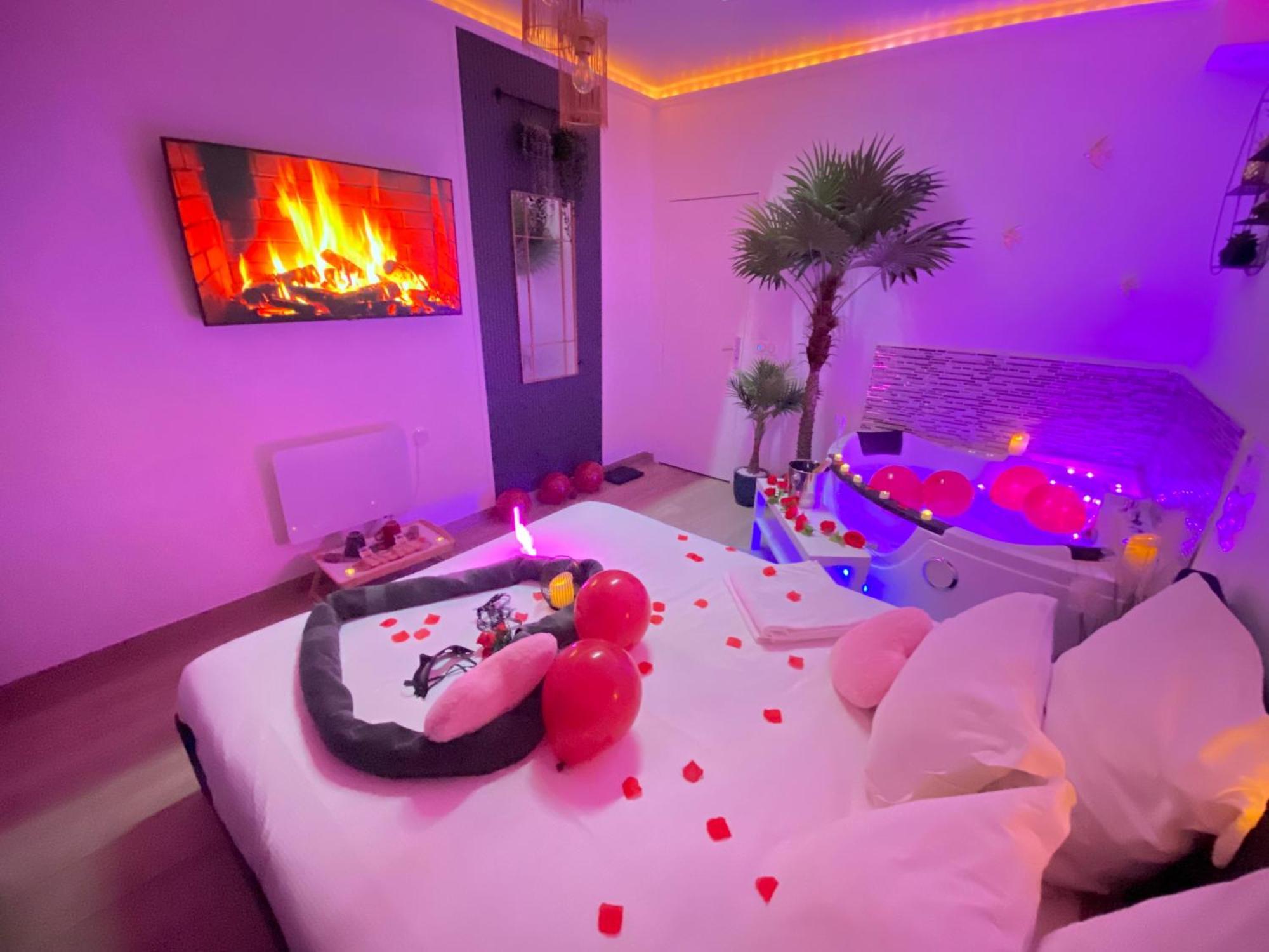 L'Escale Balneo'Romantique - Loveroom - Jacuzzi & Petit Dejeuner Вилие-сюр-Марн Екстериор снимка