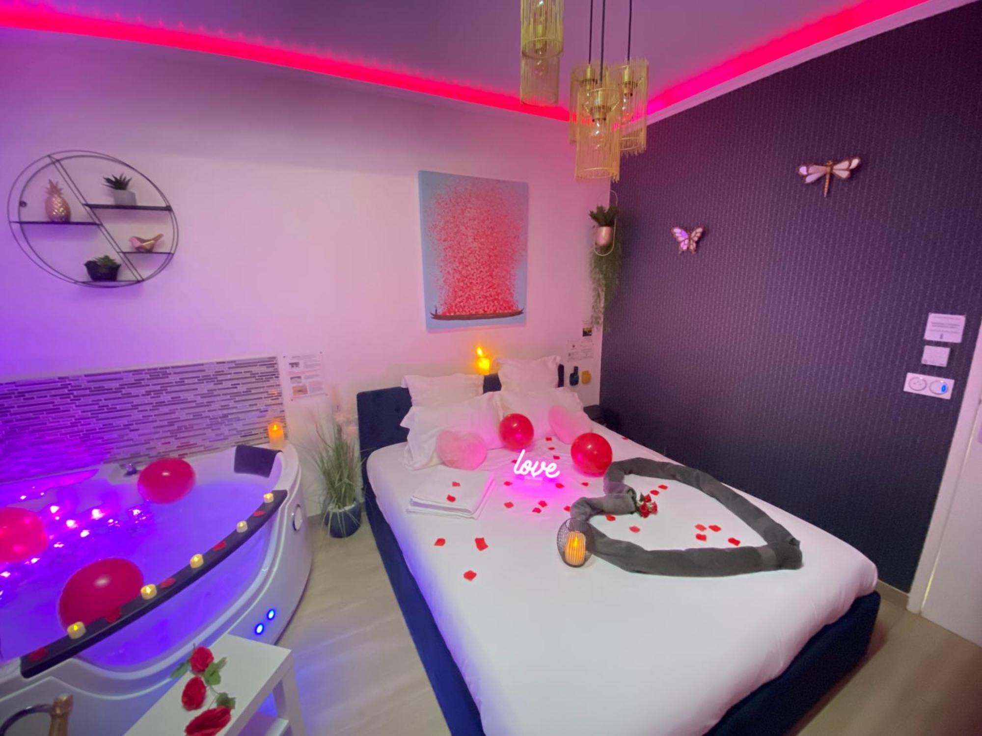 L'Escale Balneo'Romantique - Loveroom - Jacuzzi & Petit Dejeuner Вилие-сюр-Марн Екстериор снимка