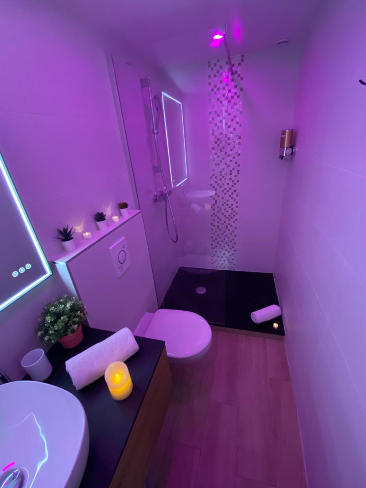 L'Escale Balneo'Romantique - Loveroom - Jacuzzi & Petit Dejeuner Вилие-сюр-Марн Екстериор снимка